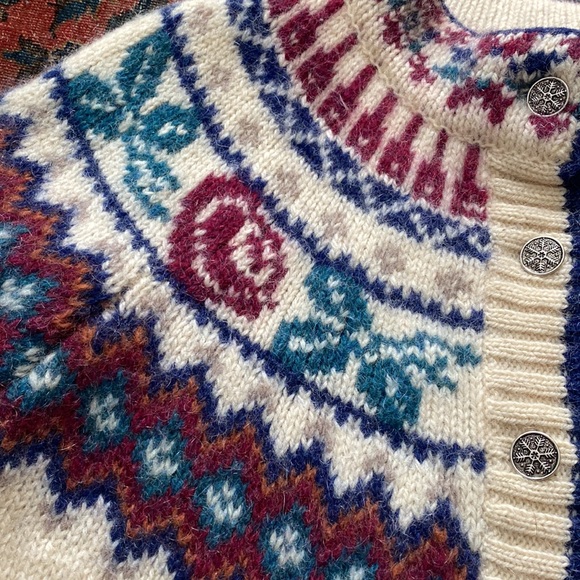 Vintage Woolrich button up sweater. - Picture 5 of 16